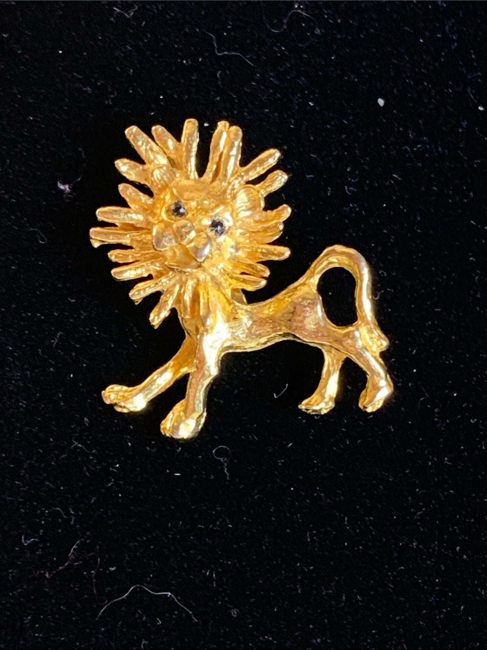 Vintage Gold Plated Lion Pin Brooch - Elegant Animal Jewelry